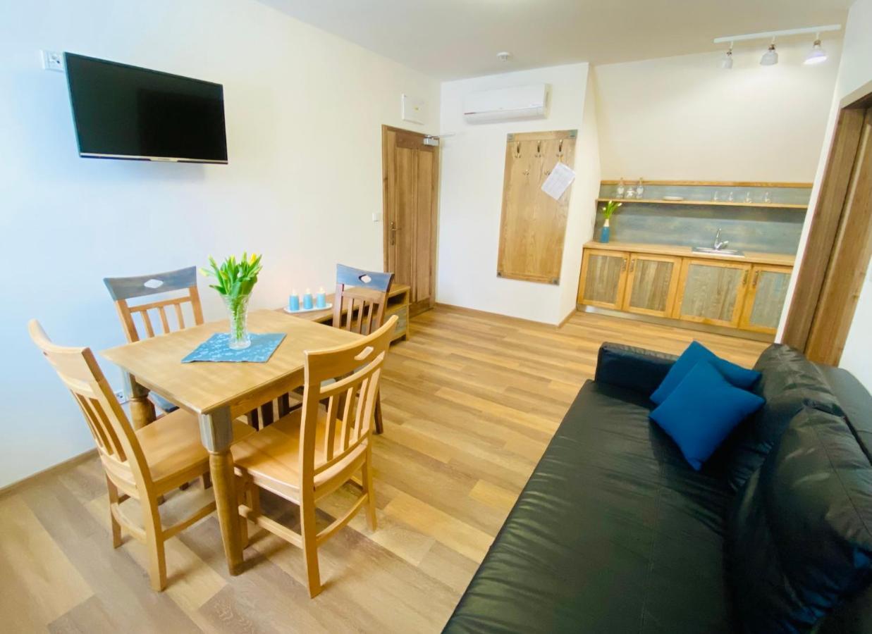 Blatnice pod Svatym Antoninkem Resort Rybnicek מראה חיצוני תמונה