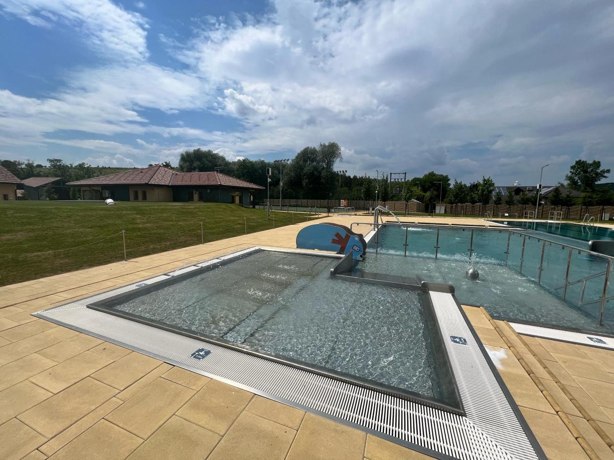 Blatnice pod Svatym Antoninkem Resort Rybnicek מראה חיצוני תמונה