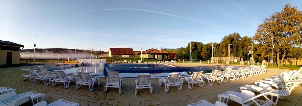 Blatnice pod Svatym Antoninkem Resort Rybnicek מראה חיצוני תמונה